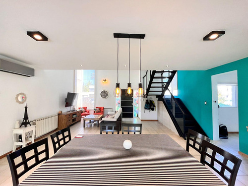 Venta Casa De Tres Dormitorios Con Galeria Y Pileta En Barrio Privado Cadaqués Funes Hills