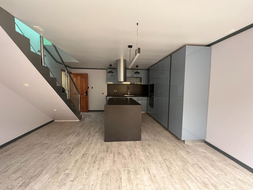 Venta Moderno Townhouse Sector Lomas De San Andrés, Modelo 2