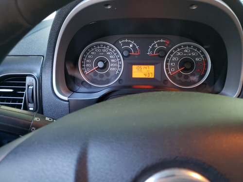 Fiat Idea 2014 1.6 16v Essence Flex 5p