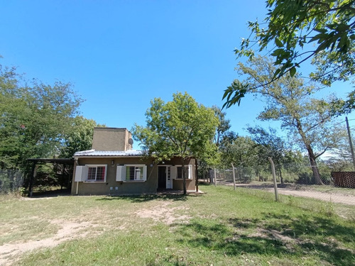 Casa En Venta. 2 Dorm. Villa Ciudad Parque