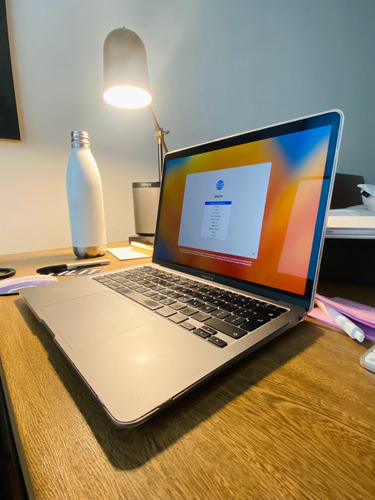 Apple Macbook Air Plata (13 , 2020, M1, 256gb Ssd, 8gb Ram) (Usado)