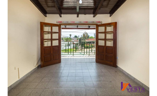 En Venta - Gran Casa En B° Grand Bourg - 450 M2 De Terreno