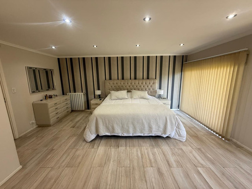 Casa En Venta En Saint Thomas Norte, Canning Con Lote Doble