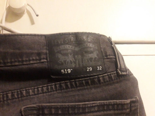 Jean Levis Hombre