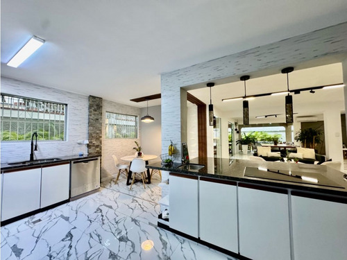 Se Vende Casa 442m2 4h+s/7b/2p Los Naranjos Del Cafetal