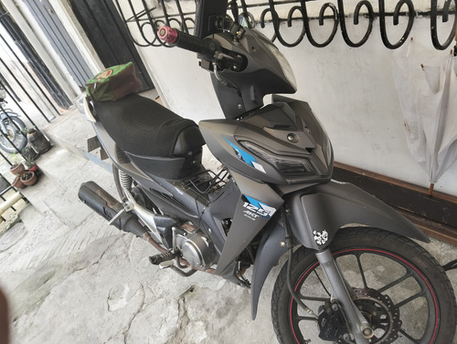 Moto Con Un Solo Dueño En Muy Buen Estado Con Seguro Y Tecno