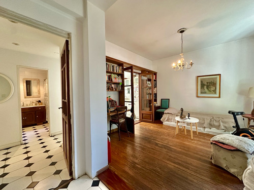 Casa - 3 Ambientes - Servicios - Excelente Ubicacion