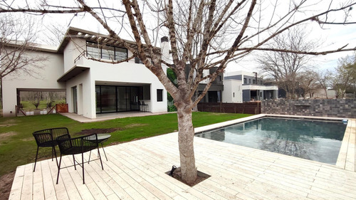 Casa Moderna En Venta 6 Ambientes A Estrenar En Fincas De Hudson Barrio Cerrado