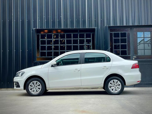 Volkswagen Voyage 1.6 Trenline 101cv