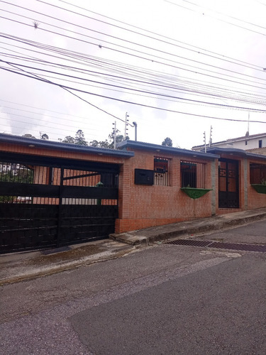 Best House Vende Increíble Casa En Colinas De Carrizal Urb. Pan De Azúcar