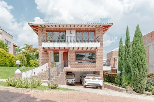 Casa En Venta En La Estrella. Cod V4036