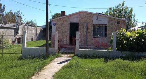 Casa 2 Dormitorios!!!