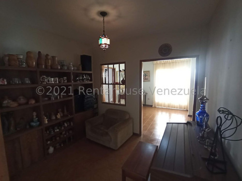 Imagen 3 de 11 de Casa En Venta Mls #22-1260 - Laura Colarusso