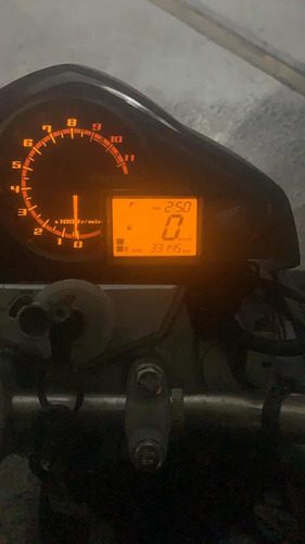Imagem 2 de 8 de Honda Cb 300r