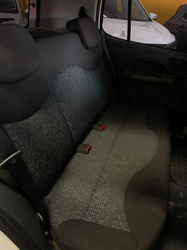 Fiat Uno 1.4 Attractive Flex 5p