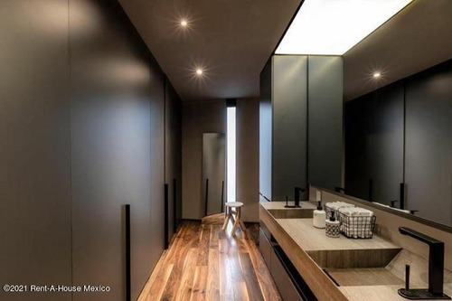 Imagen 2 de 11 de La Cima. Casa Estilo Moderno