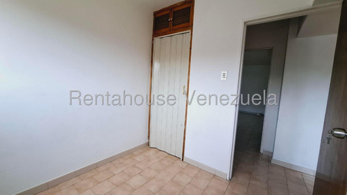 Oportunidad De Alquilar Céntrico Y Cómodo Apartamento En Los Chaguaramos - Mls #25-24036 - Jca