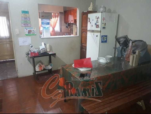 Imagen 10 de 14 de Casa + Departamento En Venta Saldan 1400 Ituzaingo