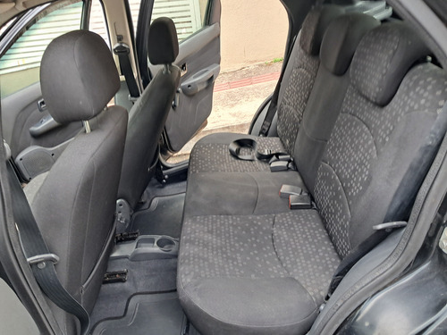 Fiat Palio 1.4 Attractive Flex 5p
