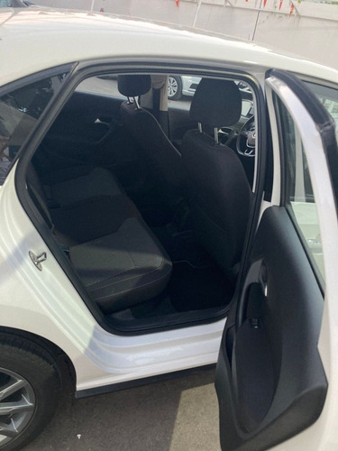 Imagen 8 de 12 de Volkswagen Vento 2020 1.6 Confortline At