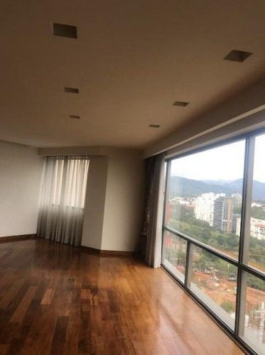 Departamento En Venta En Club De Golf Interlomas