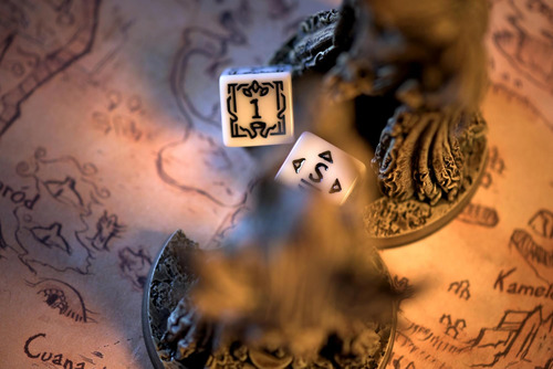 Tainted Grail The Fall Of Avalon Juego De Mesa Core Box: Y Y