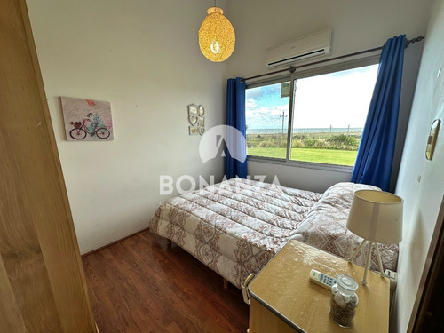 Casa En Venta En Barra De Portezuelo. Con Vista Al Mar Y Gran Metraje De Terreno - Acepta Banco. A 350 Metros De La Playa.