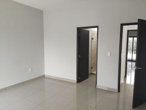 Casa En Venta En El Fraccionamiento Burgos Bugambilias