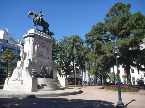 Próximo A Plaza Zabala