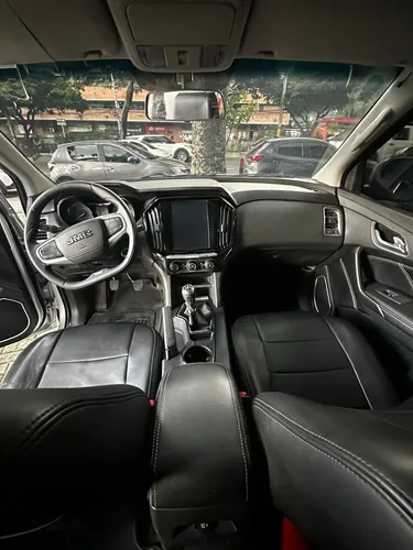 JMC Vigus 2.4 MT 4x4 Diesel