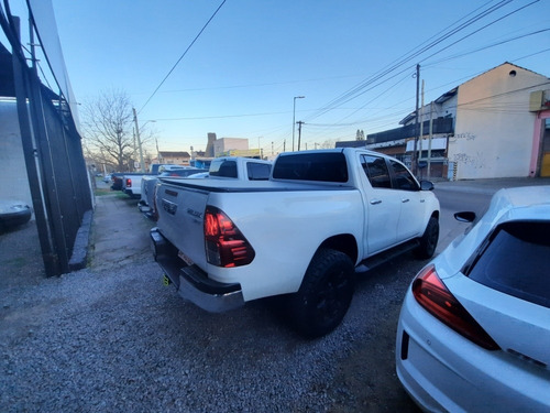 Imagen 6 de 10 de Toyota Hilux 2.8 Cd Srx 177cv 4x2 At 2018