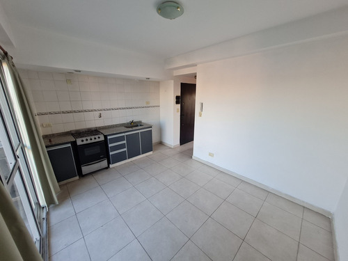 Imagen 6 de 11 de Departamento 2 Amb Excelente Estado Lanus-financia