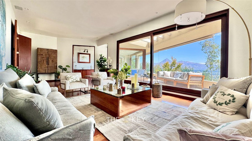 Casa En Venta De 6 Dorm. En Las Condes