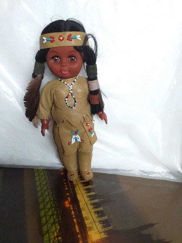Muñeca India Nativa Americana Hong Kong 80s   28cm
