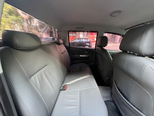Imagen 19 de 21 de Toyota Hilux 4x2 C/d Srv 3.0 Tdi C/cue
