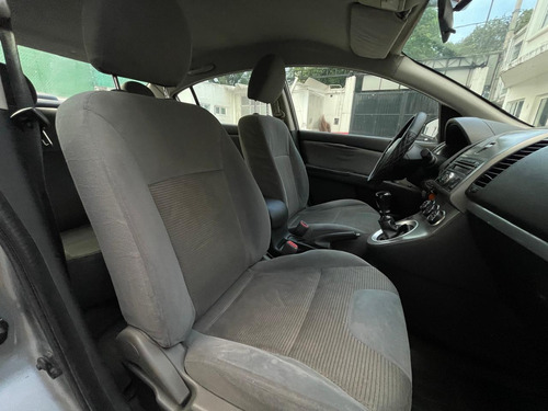 Nissan Sentra 2.0 Emotion Mt