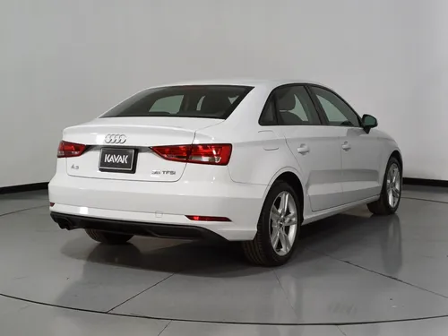 Audi A3 1.4 35 TFSI DYNAMIC DCT
