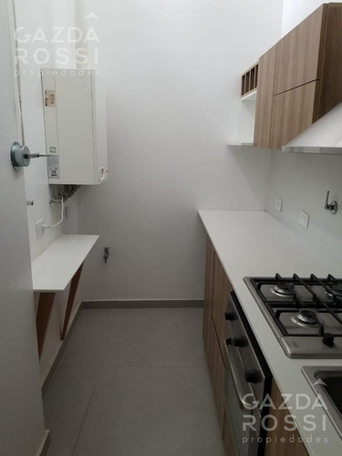 Departamento En Lomas De Zamora A 1 Cuadra De La Estacion