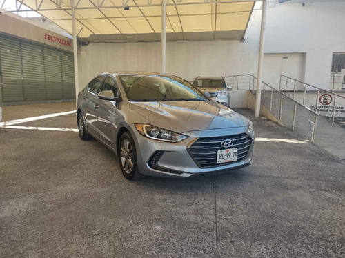 Imagen 3 de 15 de Hyundai Elantra 2017 4p Gls Premium L4/2.0 Aut