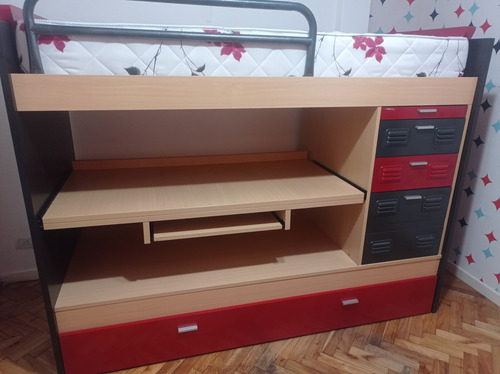 Cama Cucheta Y Escritorio Rojo Combinado (Usado)