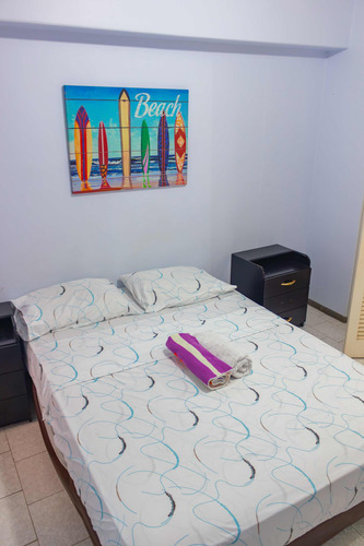 Apartamento Vacacional En La Guaira Con Piscina Frente A La Playa