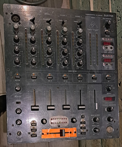 Behringer Mixer Djx750