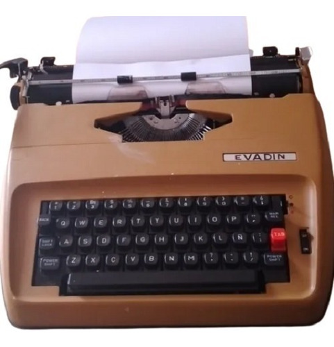 Máquina De Escribir Vintage. Marca Evadin