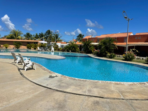 (nr27) En Venta Town House En Conjunto Residencial Playuela, Tucacas
