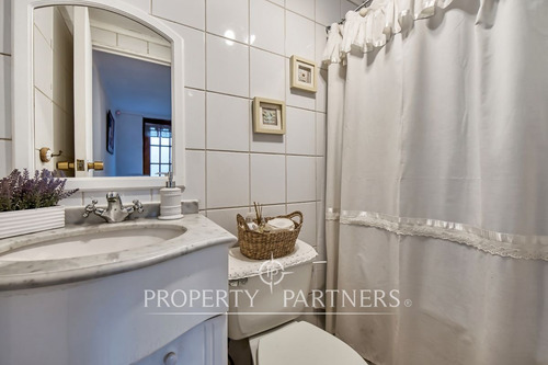 Hermosa, Amplia Y En Condominio. Casa En Venta Cer...