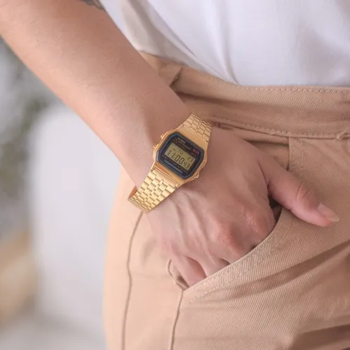 Casio vintage negro outlet con dorado