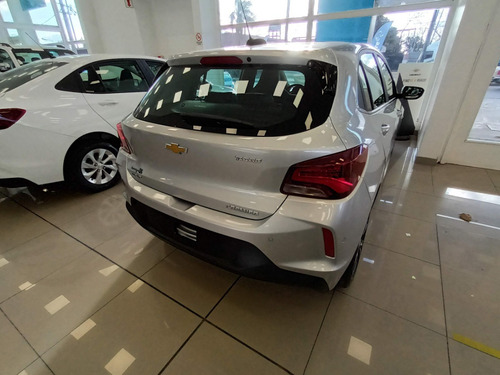 Imagen 19 de 21 de Chevrolet Onix Premier At Mr