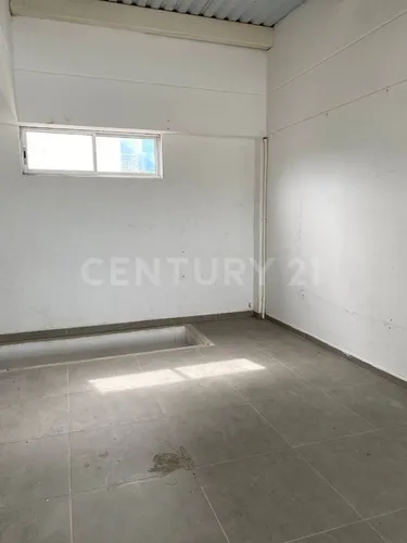 Local Comercial En Arriendo