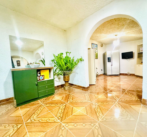 Se Vende Casa En San Antonio De Los Altos 550m2, 5h/5+½b/3p