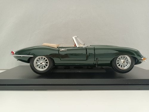 Maisto Jaguar E-type Cabriolet Escala 1:18 Verde Oscuro Verde Oscuro (Usado)